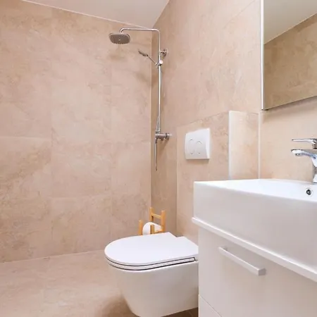 River By Wh By Guide *