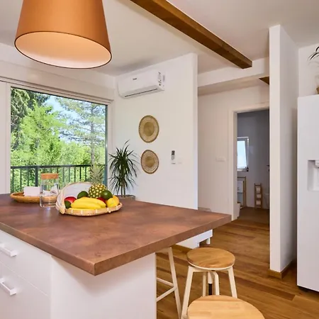 River By Wh By Guide Lipa (Karlovac)