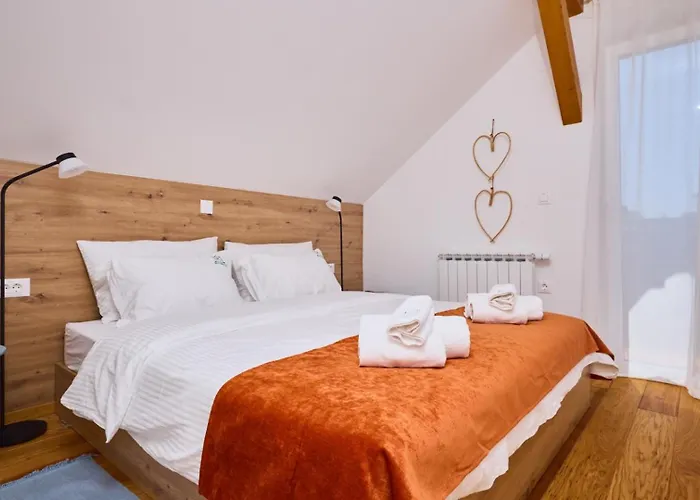 River By Wh By Guide Vila *