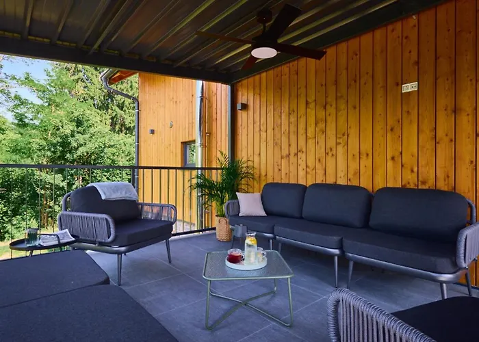 River By Wh By Guide Vila