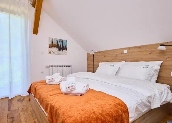 River By Wh By Guide Lipa (Karlovac)