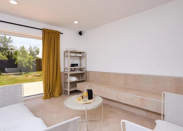 River By Wh By Guide *